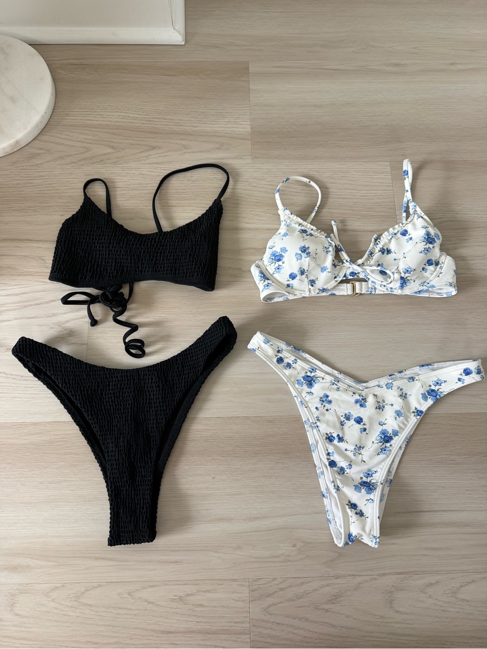 2x Hollister Bikinis
